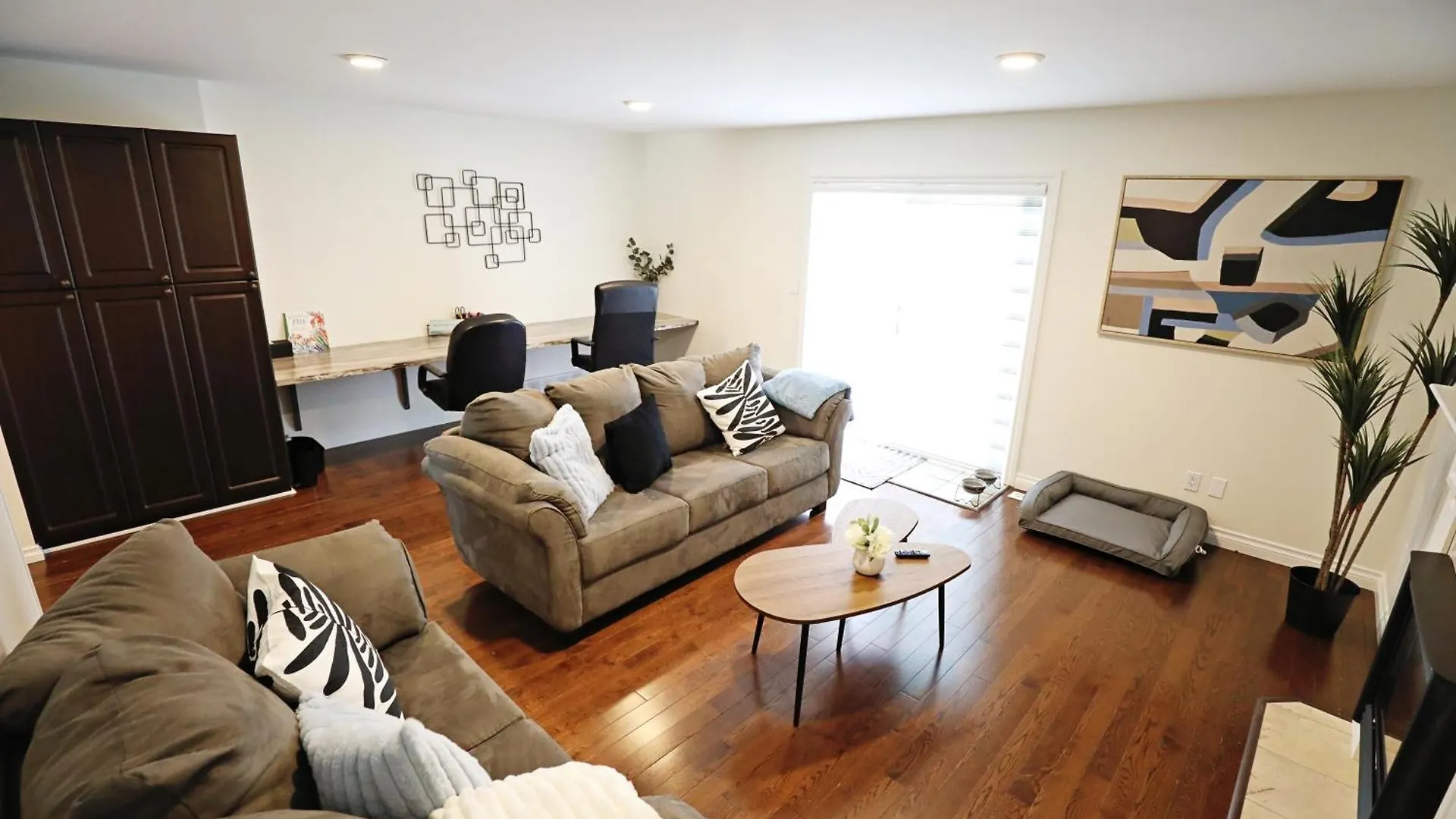 Family Pet Friendly Ac Disney Near Wem Edmonton Apartment
